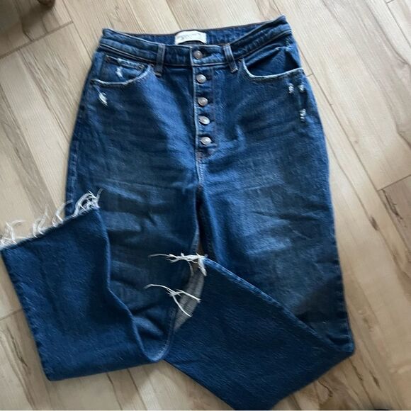 Abercrombie & Fitch Kick Flare Ultra High Rise denim distressed Jeans Size 6 - Picture 2 of 6